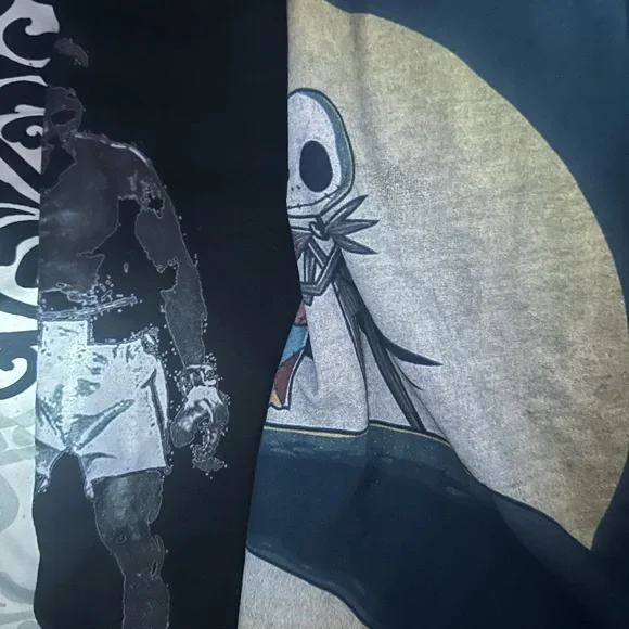 🌷3/20🌷2 Women’s M random black tshirts - Picture 2 of 2